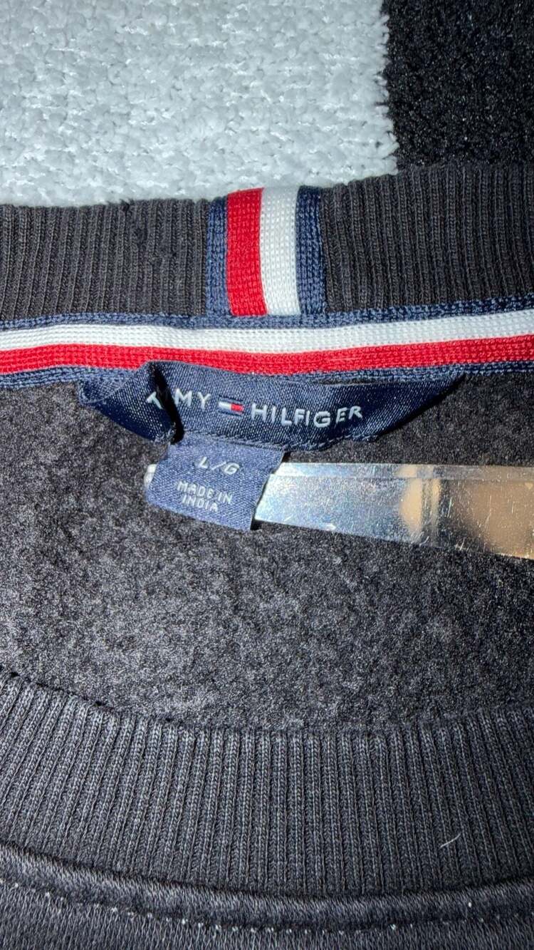 Tommy Hilfiger Script Logo Crewneck Sweatshirt Black Size L - Picture 3 of 5